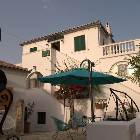 Condillia II Hotel Spétses Buitenkant foto
