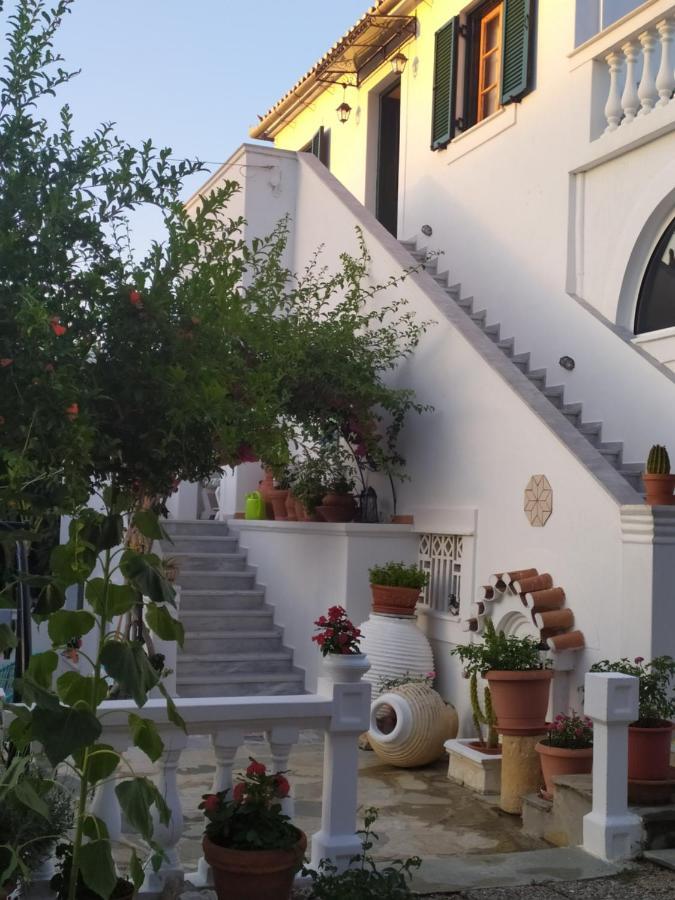 Condillia II Hotel Spétses Buitenkant foto