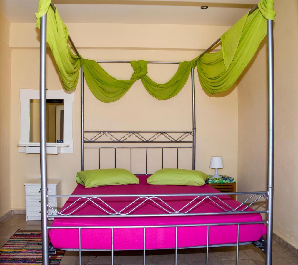 Condillia II Hotel Spétses Buitenkant foto