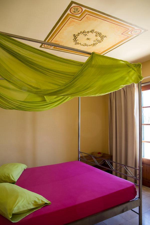 Condillia II Hotel Spétses Buitenkant foto