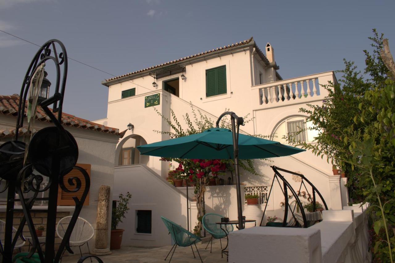 Condillia II Hotel Spétses Buitenkant foto