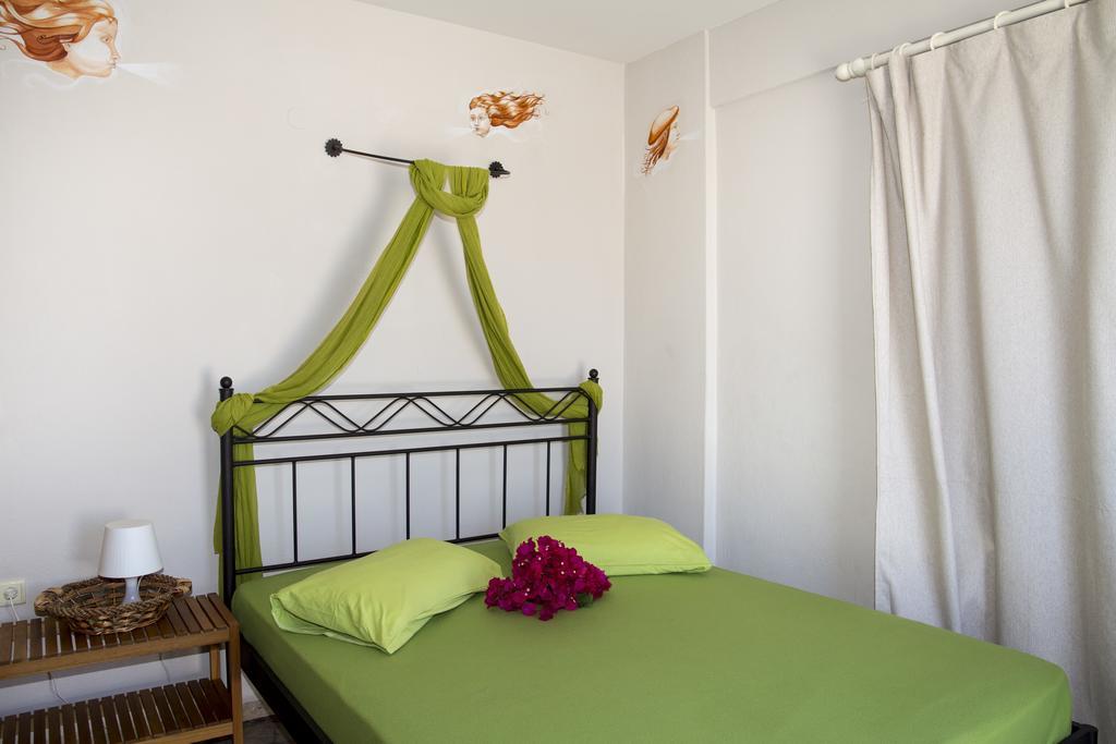 Condillia II Hotel Spétses Buitenkant foto