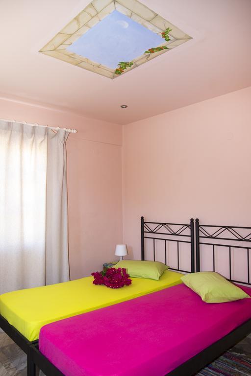 Condillia II Hotel Spétses Buitenkant foto