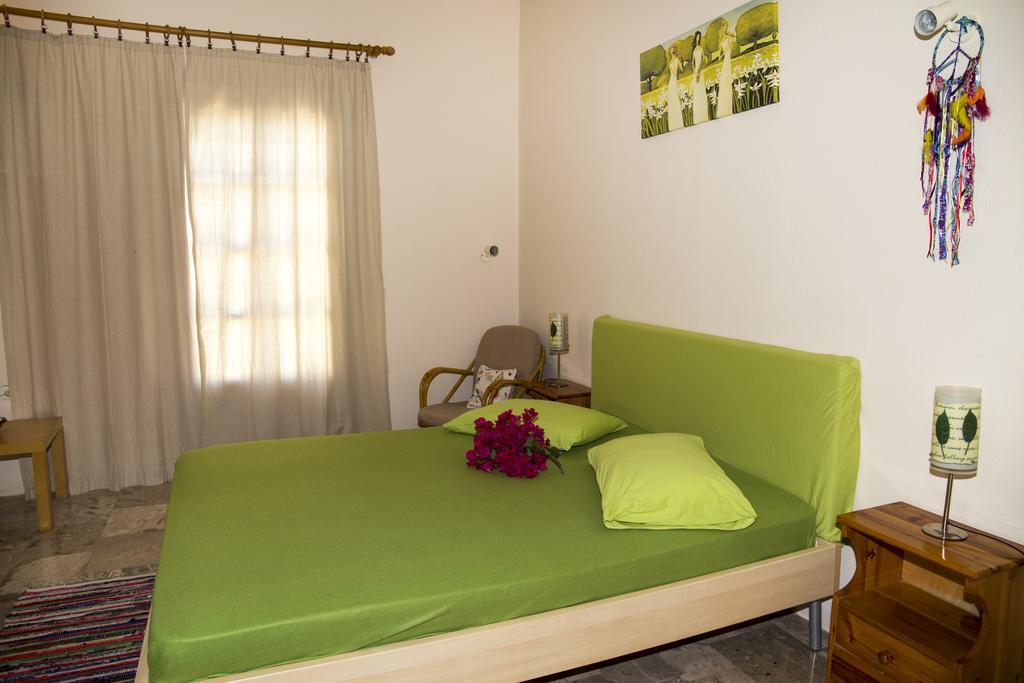 Condillia II Hotel Spétses Buitenkant foto