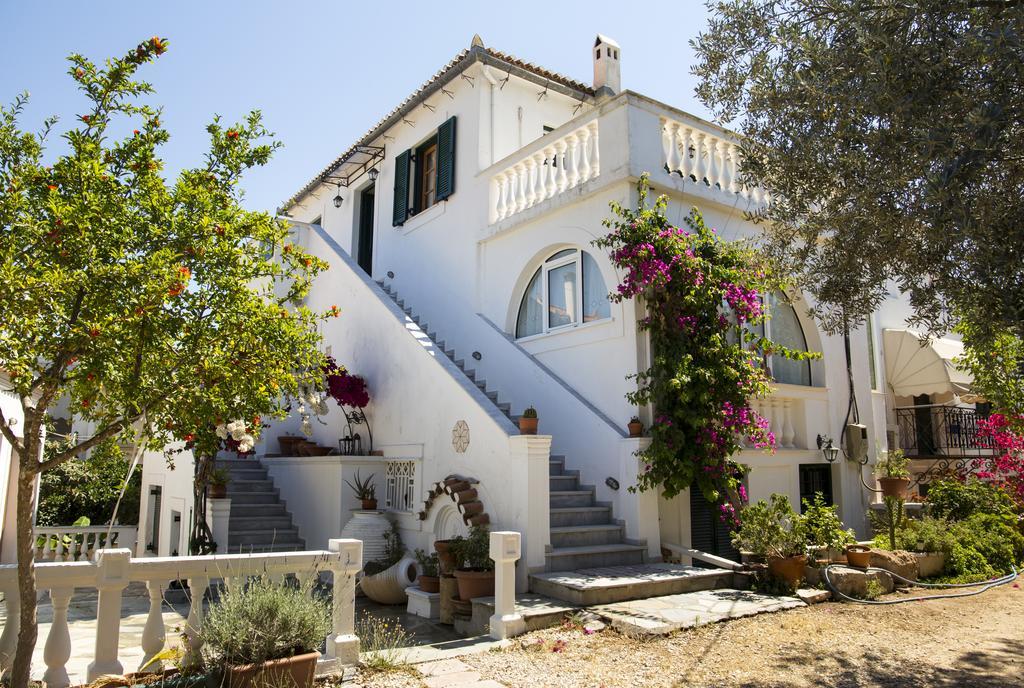 Condillia II Hotel Spétses Buitenkant foto