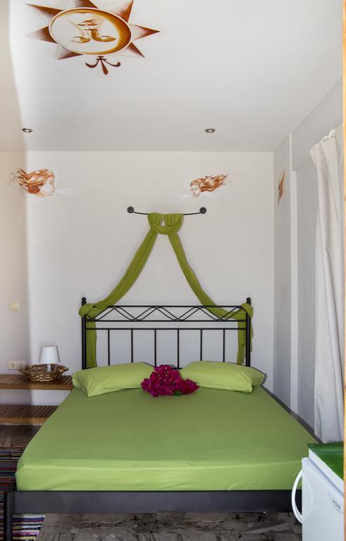 Condillia II Hotel Spétses Buitenkant foto