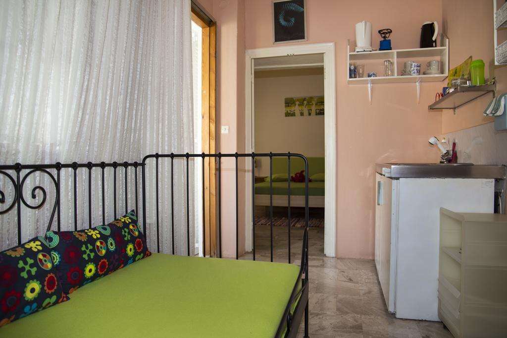 Condillia II Hotel Spétses Buitenkant foto
