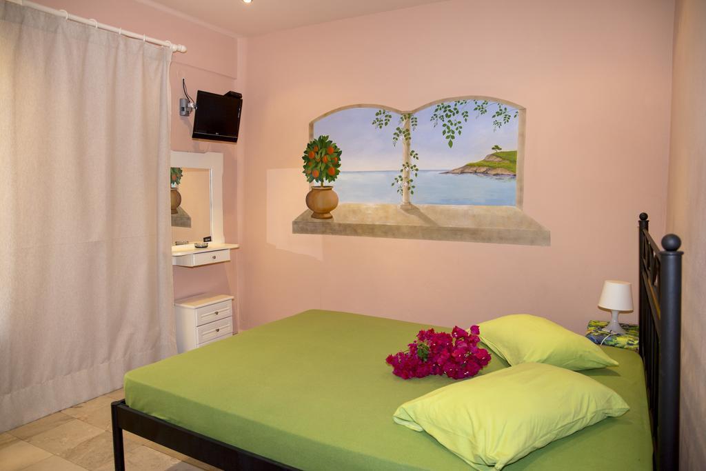 Condillia II Hotel Spétses Buitenkant foto