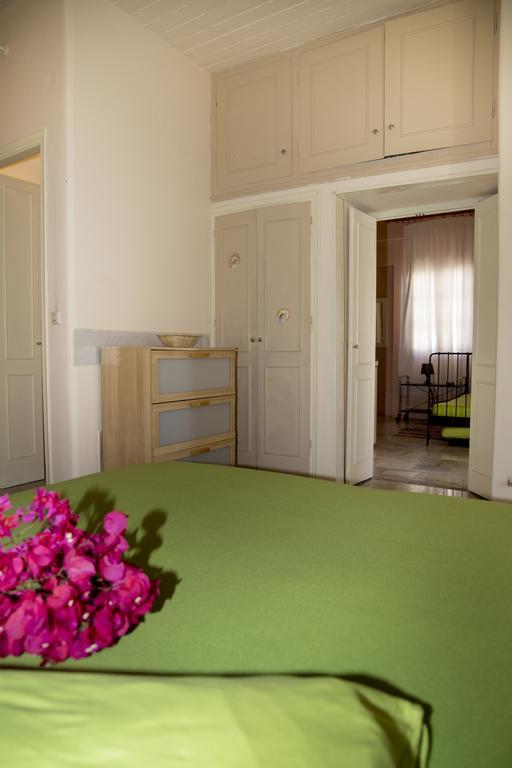 Condillia II Hotel Spétses Buitenkant foto