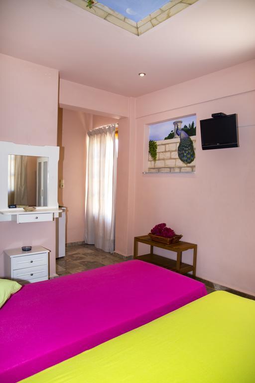 Condillia II Hotel Spétses Buitenkant foto