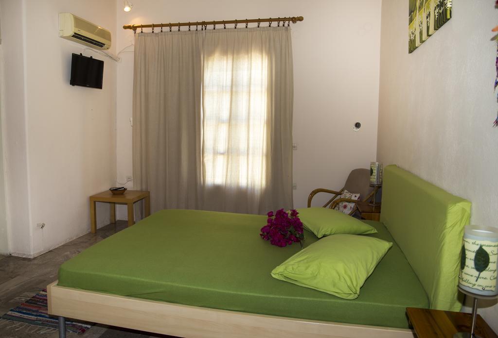 Condillia II Hotel Spétses Buitenkant foto