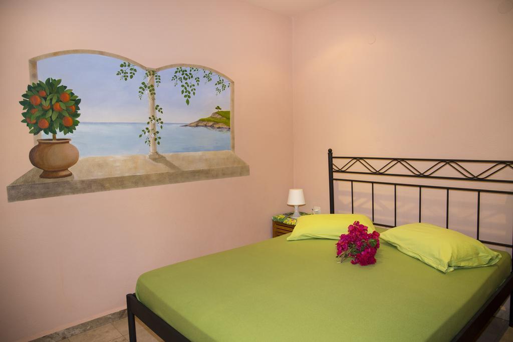 Condillia II Hotel Spétses Buitenkant foto